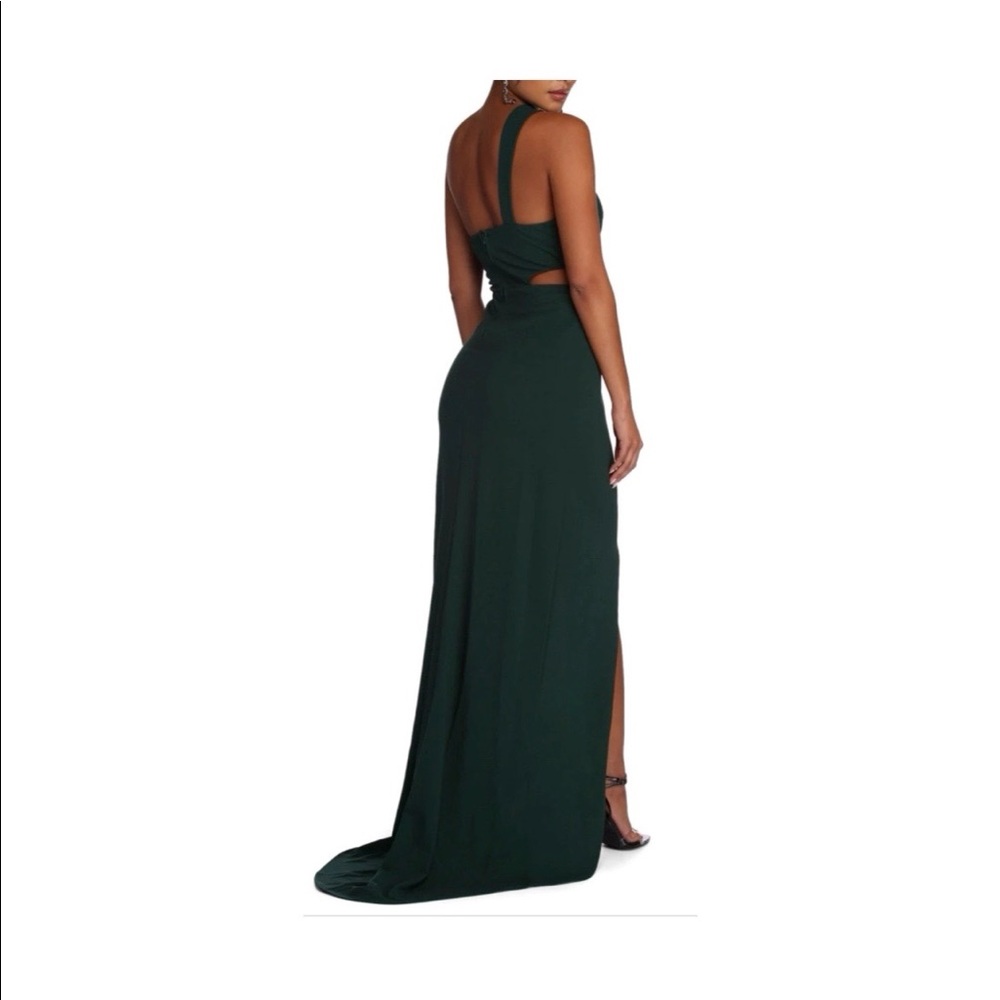Green Dress with removable custom sleeve. - Picture 4 of 5